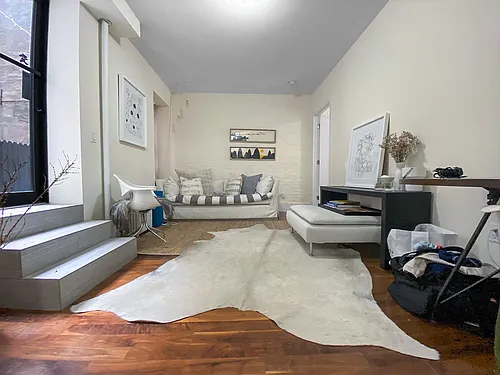 455 Hudson St Photo 1
