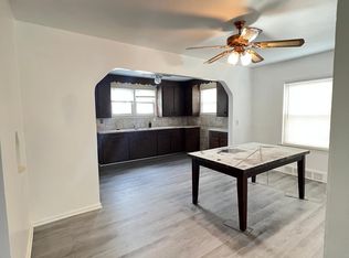 7095 Jenerous St, Center Line, MI 48015