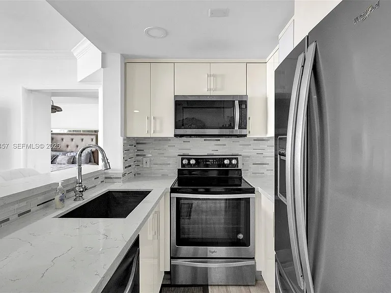 1460 Ocean Dr #305 — Photo 6