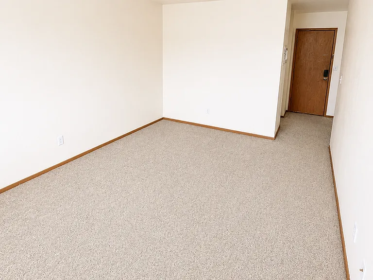 604 N Black River St — Photo 10