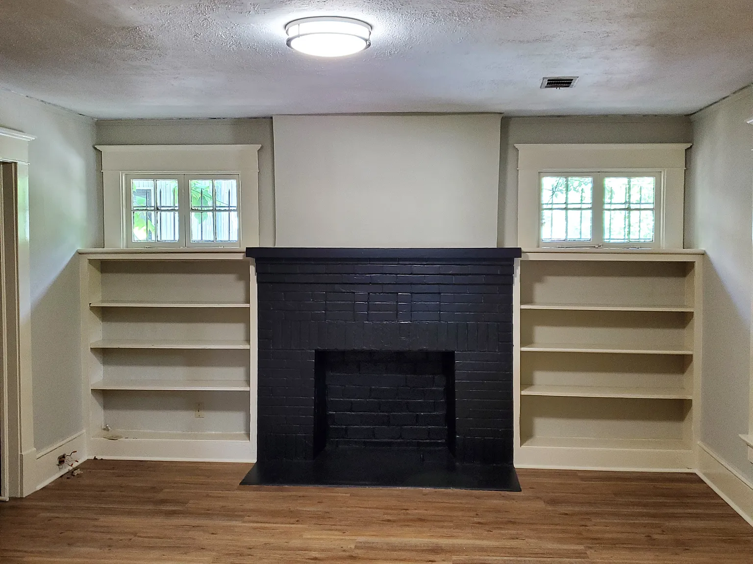 5 bed, 1817 sqft, $5,000 — Photo 3
