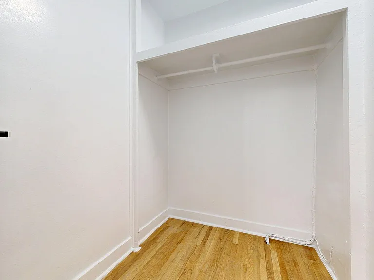 1060 Bush Street — Photo 9