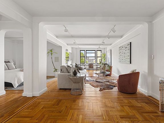 2nd image of 152 E 94th St APT 8D