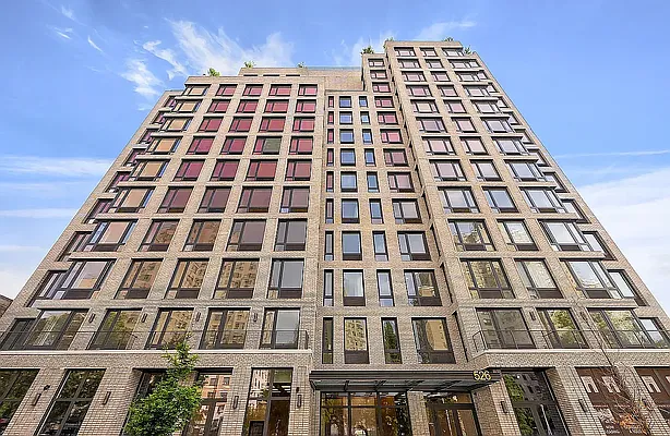 Rented by Watermark Capital Management LLC | media 25