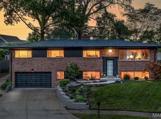 8901 Larchwood Ct, Saint Louis, MO 63126