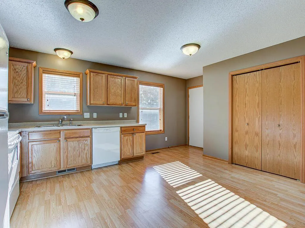 400 Bunker Dr, — Photo 4