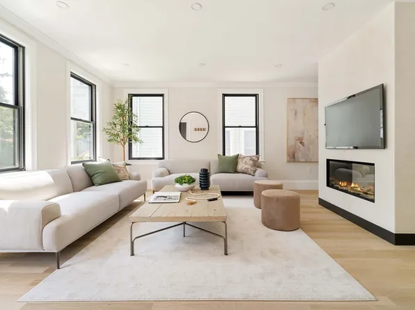 131 Fayerweather St #131, Cambridge, MA 02138