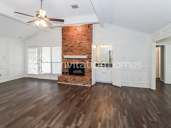 3rd image of 2511 Peachtree Ln