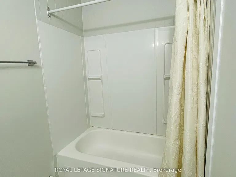 1100 Oxford St #75 — Photo 13