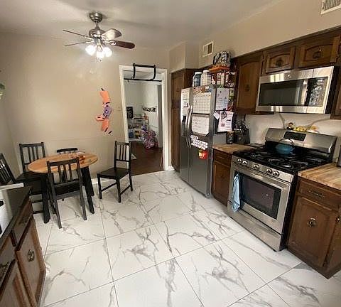 2nd image of 290 W Elm Park Ave