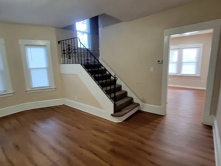 2266 Grandview Ave — Photo 11
