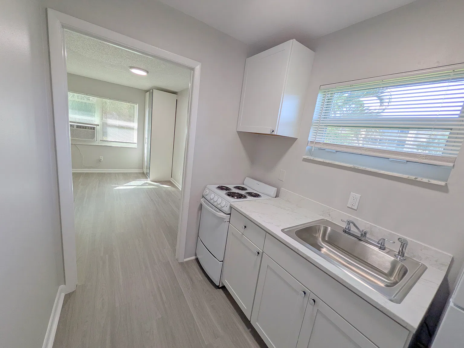 Studio, 300 sqft, $1,450 — Photo 1