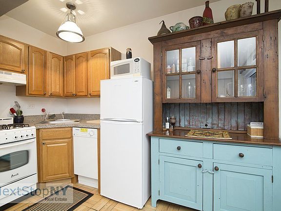5th image of 225 E 46th St APT 4E