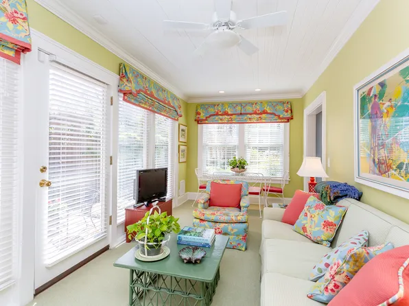 428 Westwood Dr, Chapel Hill, NC 27516