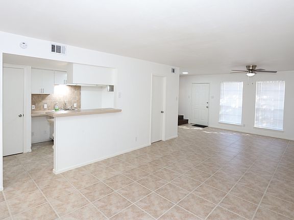 2nd image of 2524 E Montgomery St #3A