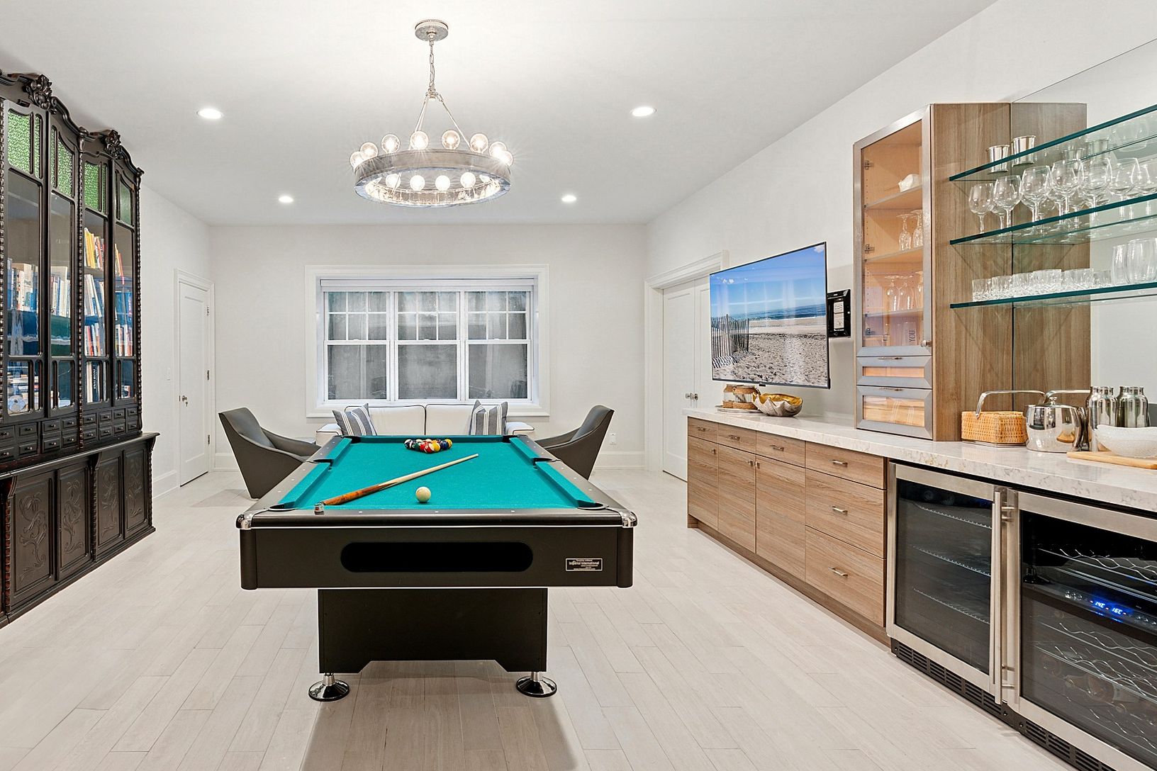 Rec room w/ wine cooler, TV, pool table