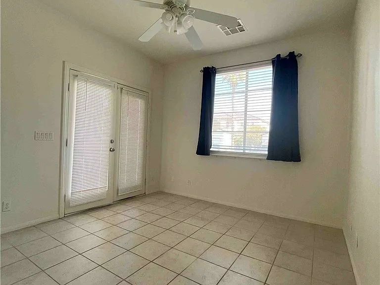 531 Curtin Ct — Photo 10