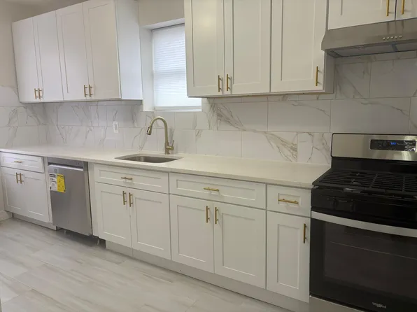 39 East 52nd Street image 1 of 11