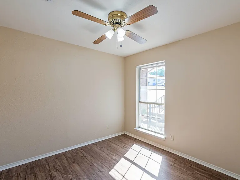 7704 Plateau Cv — Photo 19