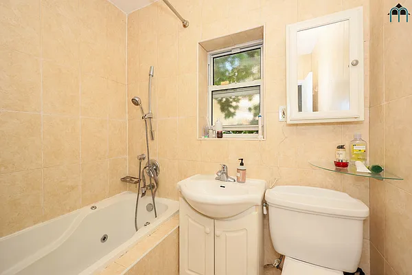 Sold by Momentum Real Estate LLC | media 12