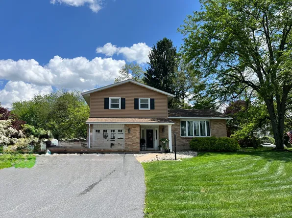 2165 Mark Twain Cir, Bethlehem, PA 18017