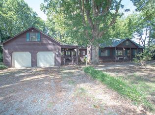 2174 Grubby Rd, Halifax, VA 24558