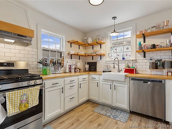 5th image of 1118 E Spring Street