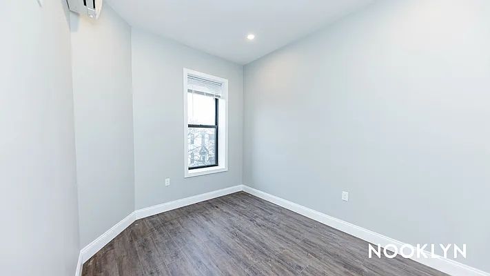 Rented by Nooklyn NYC LLC | media 11