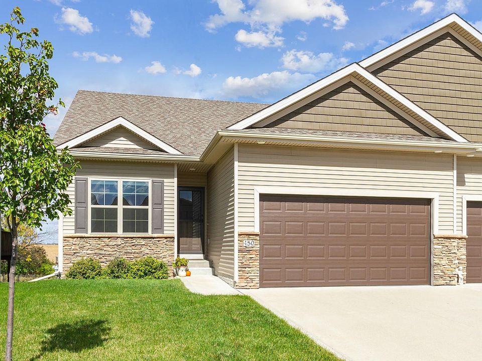 1st image of 450 NW Autumn Crest Dr