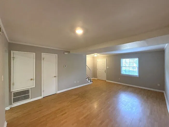 2 bed, 1.5 bath, 1087 sqft, $1,495 — Photo 2