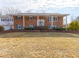 2002 Oakleaf Dr, Schenectady, NY 12303