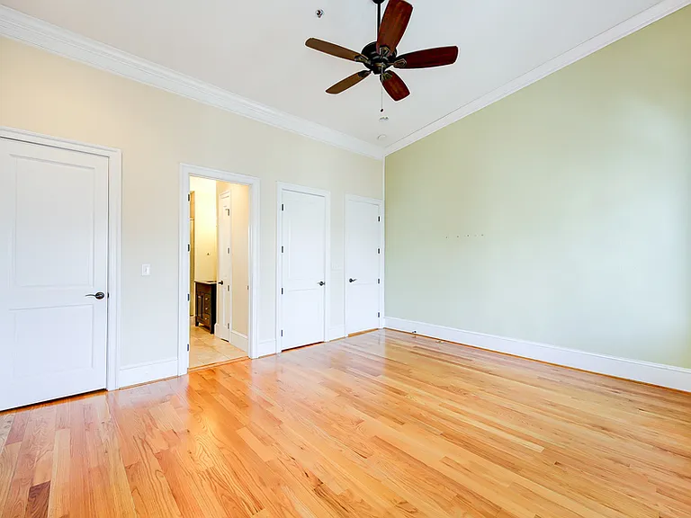 629 4th St NE #3 — Photo 23
