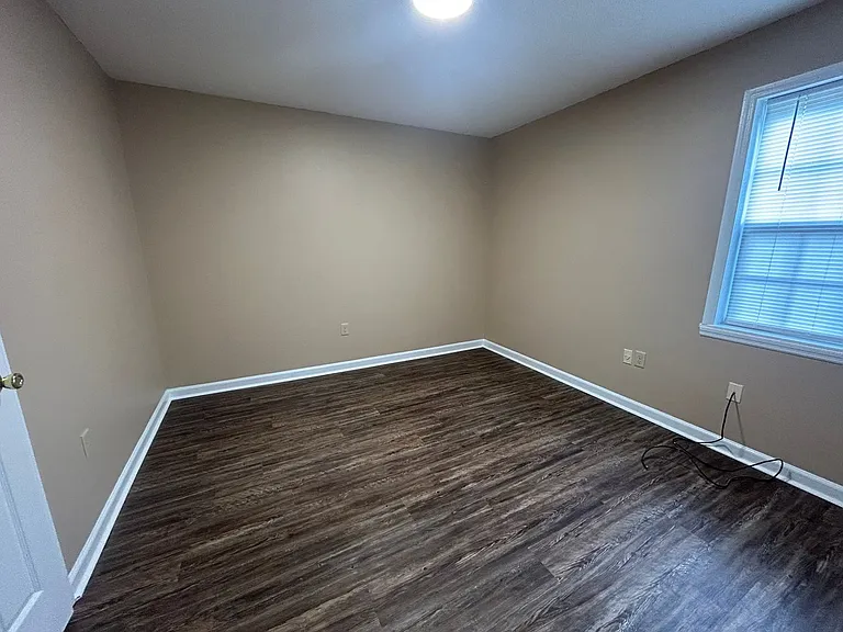250 N Washington Ave #21 — Photo 6