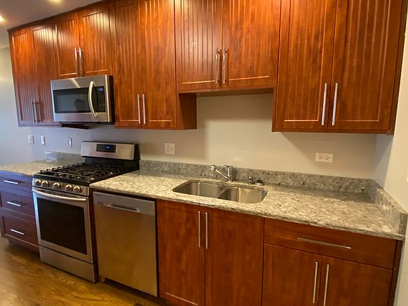 5th image of 1937 W Race Ave #1