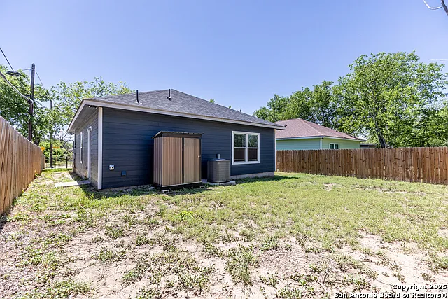 479 Corliss — Photo 24