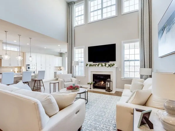 25 Snapping Bow, Plymouth, MA 02360