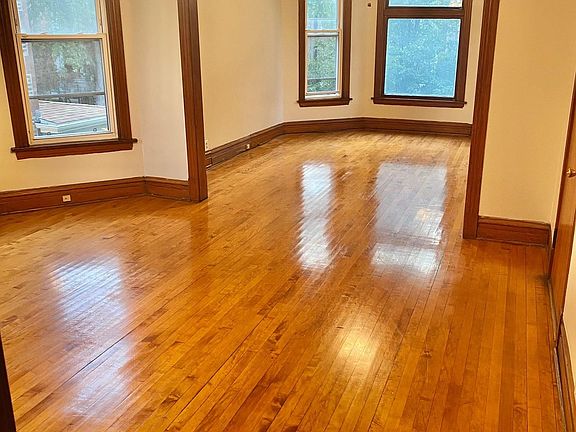 2nd image of 2727 N Monticello Ave #2F