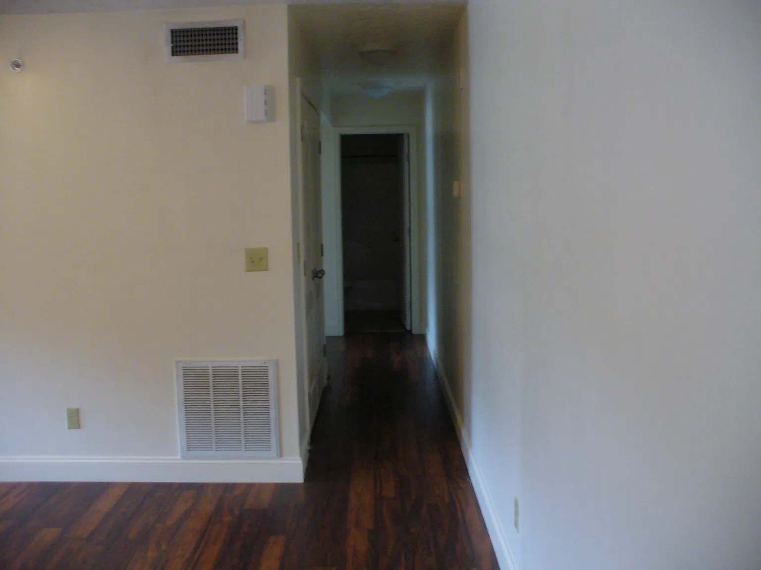2 bed, 850 sqft, $950 — Photo 2
