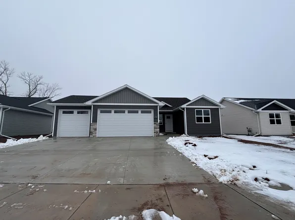 1727 Sovereign Way, Neenah, WI 54956
