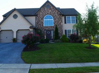 1002 Helm Ln, Reading, PA 19605