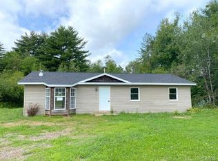 1031 Albion Cross Rd, Pulaski, NY 13142
