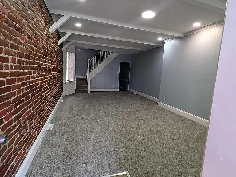 Lincoln St - 214 N - - — Photo 2