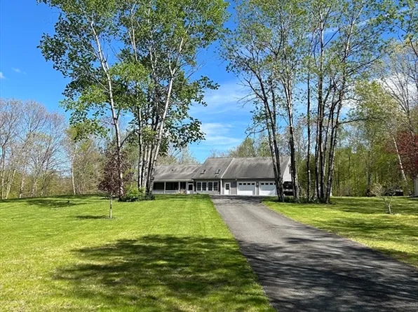 290 Woods Rd, Barre, MA 01005