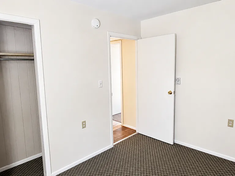 39 Medbury Ave — Photo 35