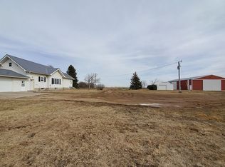 28061 411th Ave, Parkston, SD 57366