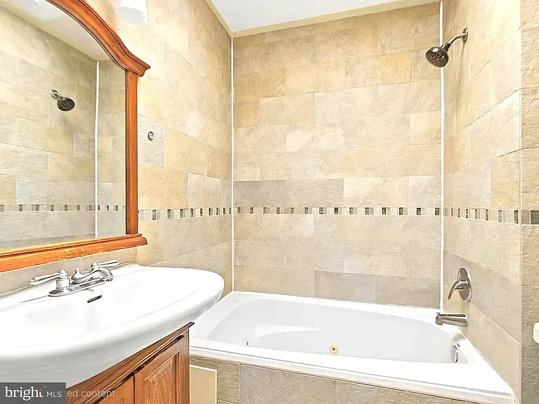 440 Delafield Pl NW — Photo 18