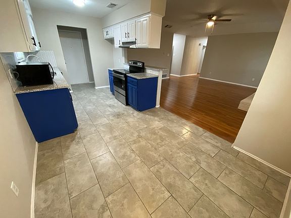 2nd image of 709 Crestview Dr
