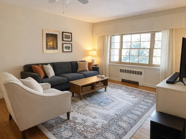 648 Washington St APT 2, Brookline, MA 02446