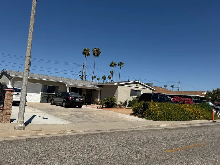 FRONT HOUSE