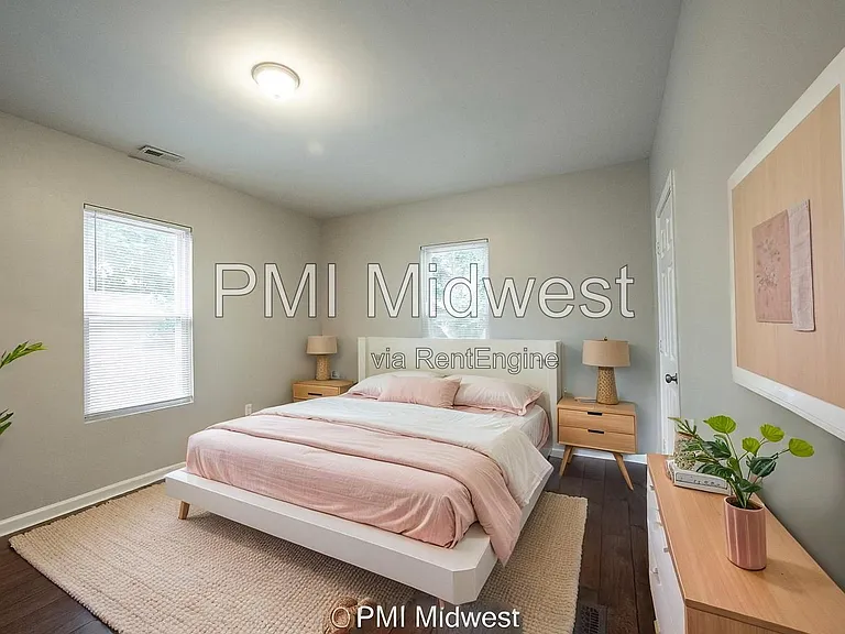 1439 S East St — Photo 27